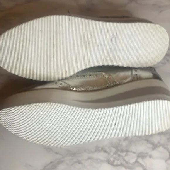 Madden Girl Cutsey platform  silver oxford wing tip Creepers - Picture 6 of 9